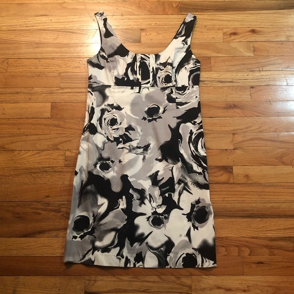 New York & Co. Floral patterned grayscale dress, Size 6 - Picture 2 of 6